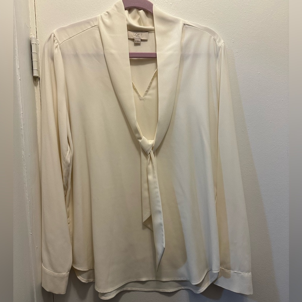 LOFT Women's Cream Blouse